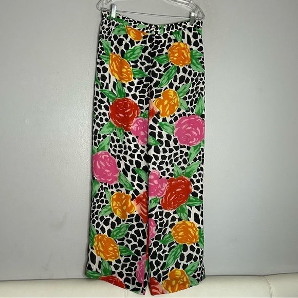 Vintage Bloomingdale’s Silk 3 piece relaxed wide leg floral animal print set - Picture 2 of 16